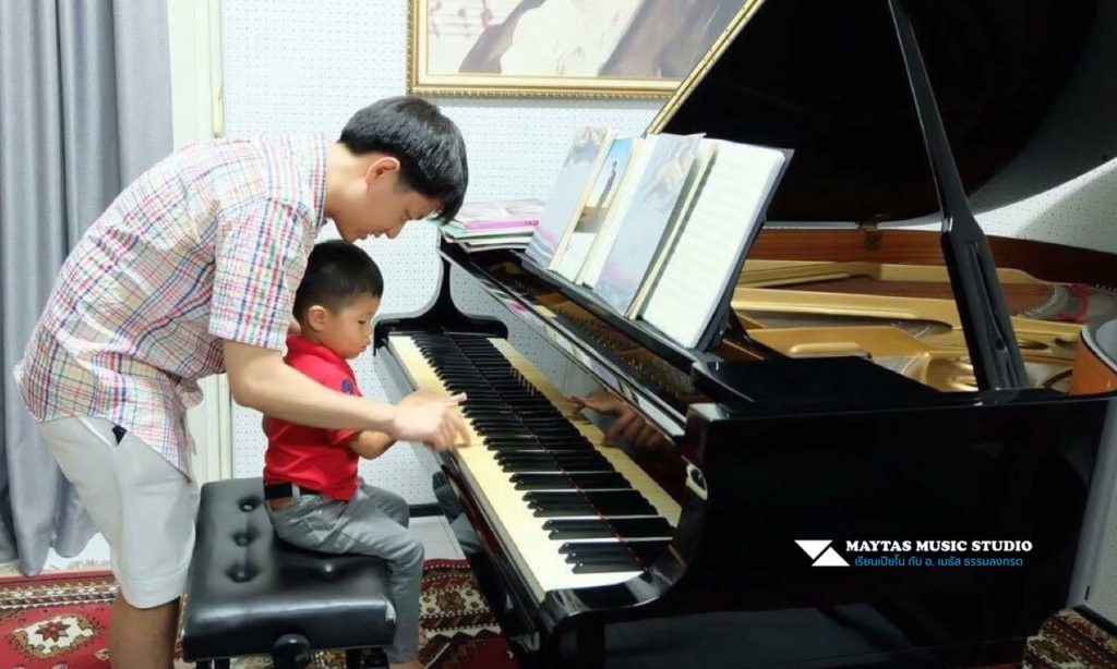 เรียนเปียโนสำหรับเด็ก